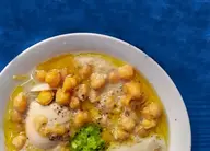 Tamarinden-Kichererbsen mit Kartoffeln, ein würziges und perfekt ausgewogenes Gericht.